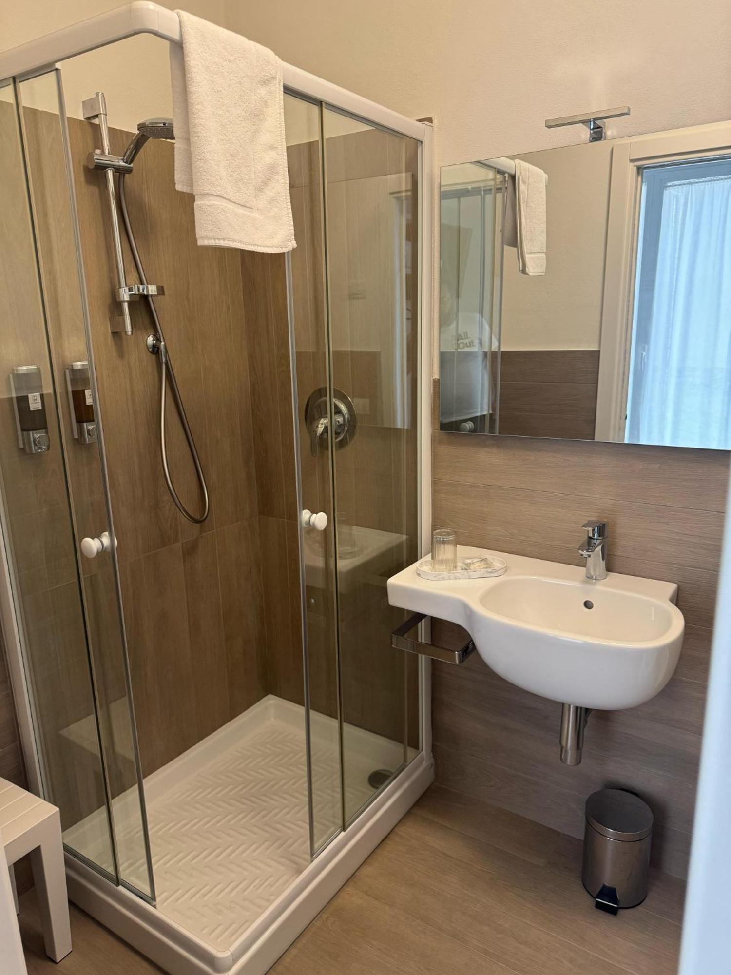 Hotel Villa Mary 圣马里亚迪萨拉 外观 照片